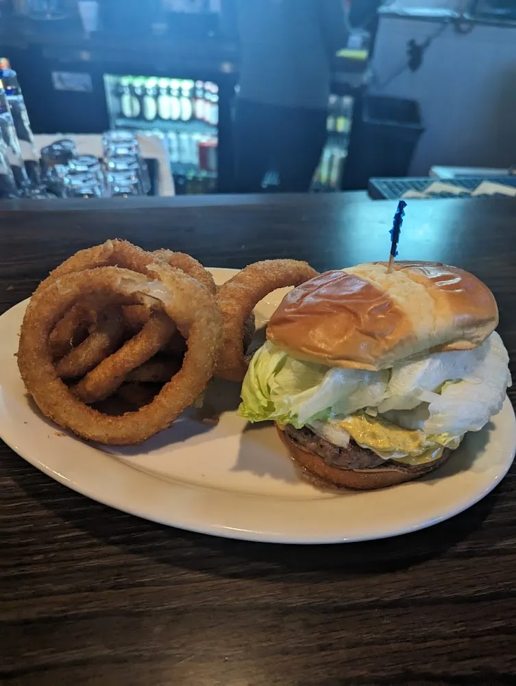 Cheeseburger and Onion Rings